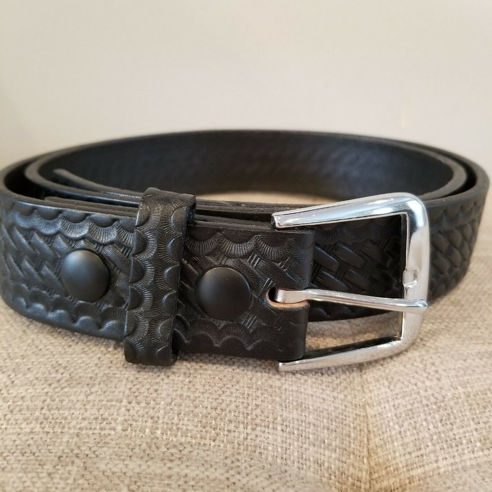 Boston BLACK EMBOSSED GENUINE LEATHER RMVBL BUCKLE 1.5"W MEN'S BELT 42